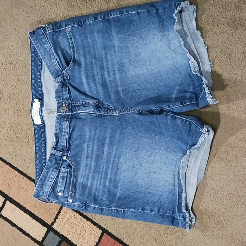 Torrid jean shorts size 20